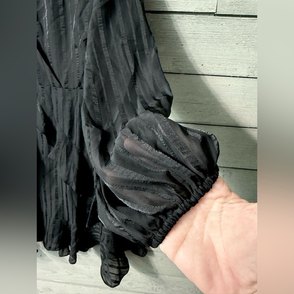 ASTR the Label Black Striped Satiny Silk Long Sleeve Ruffle Mini Dress Sz M - Picture 2 of 9
